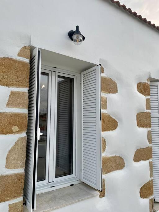 Villa Eftychia Serene Getaway With Hot Tub In A Quiet Location 키사모스 외부 사진