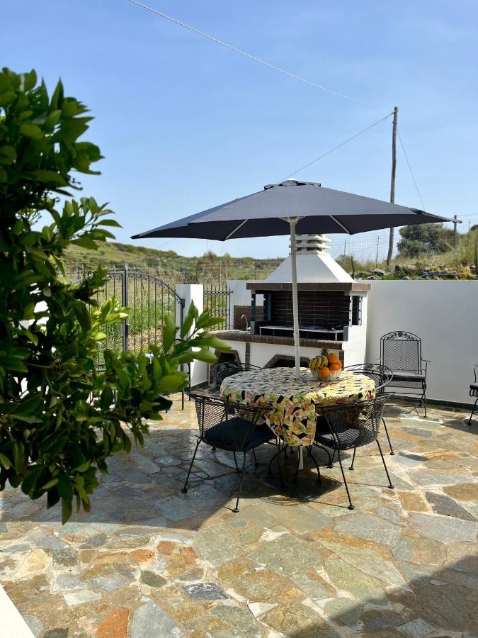 Villa Eftychia Serene Getaway With Hot Tub In A Quiet Location 키사모스 외부 사진