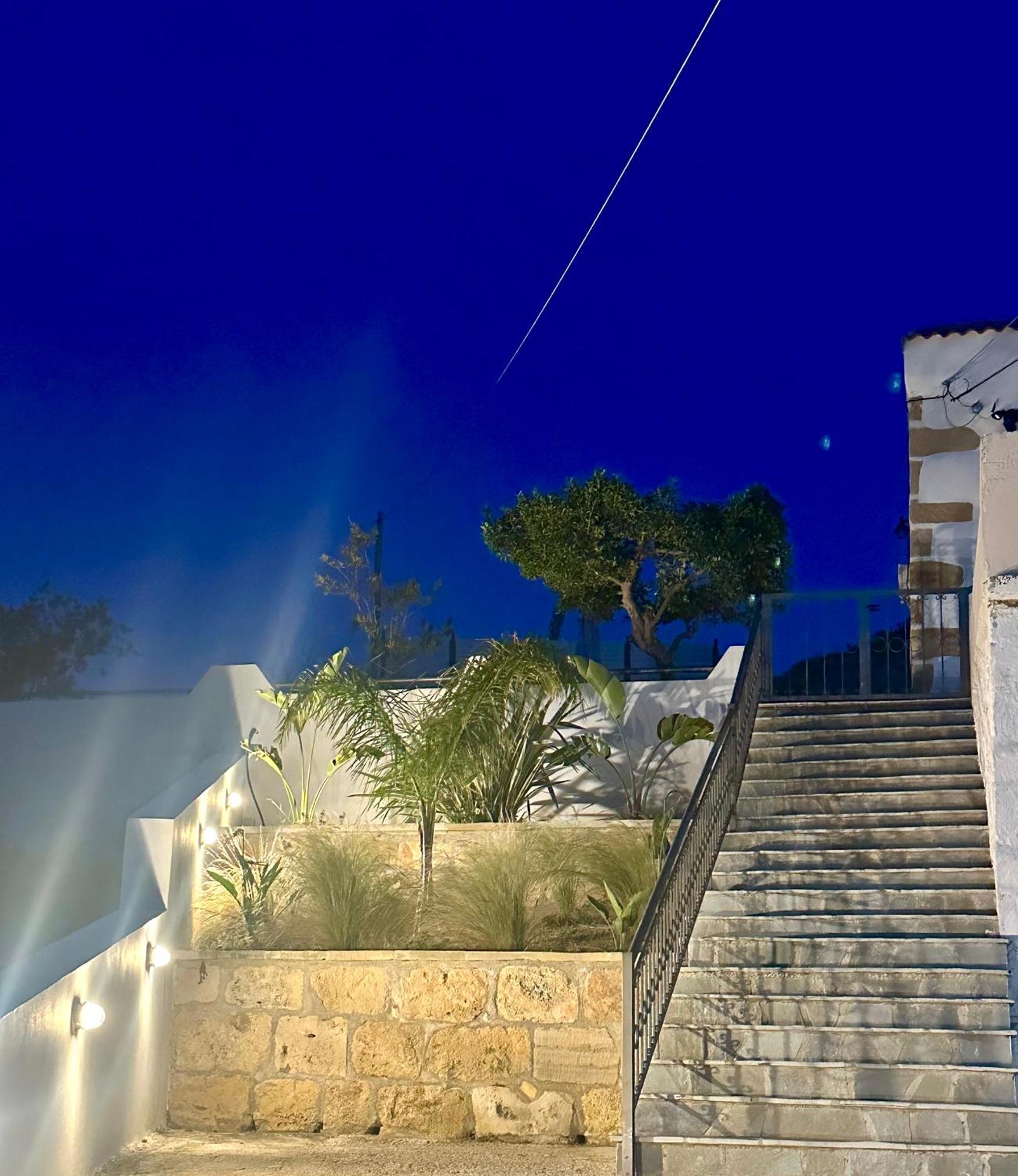 Villa Eftychia Serene Getaway With Hot Tub In A Quiet Location 키사모스 외부 사진